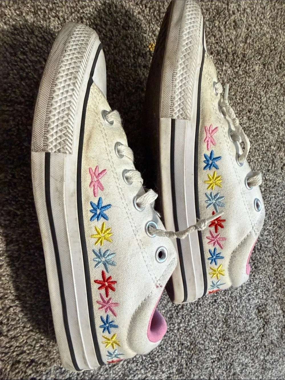 Girls converse size 5